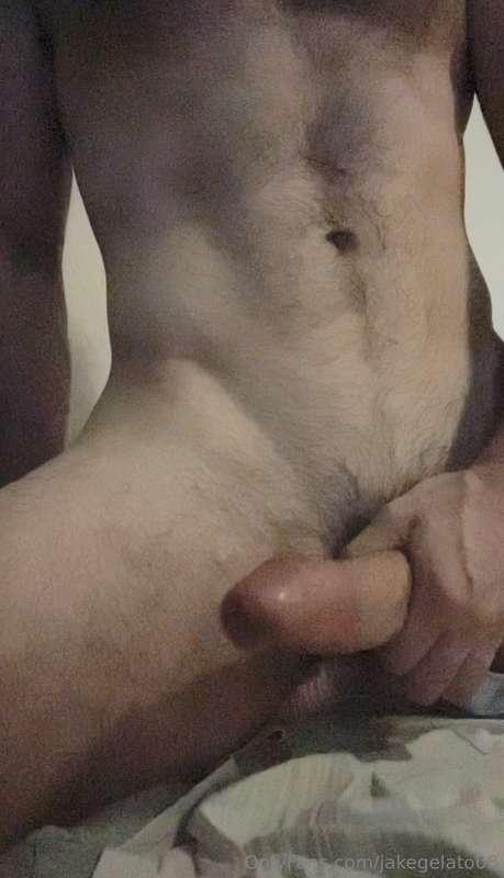 Check your DM’s 😈 watch daddy shoot a load on a fans purchas..