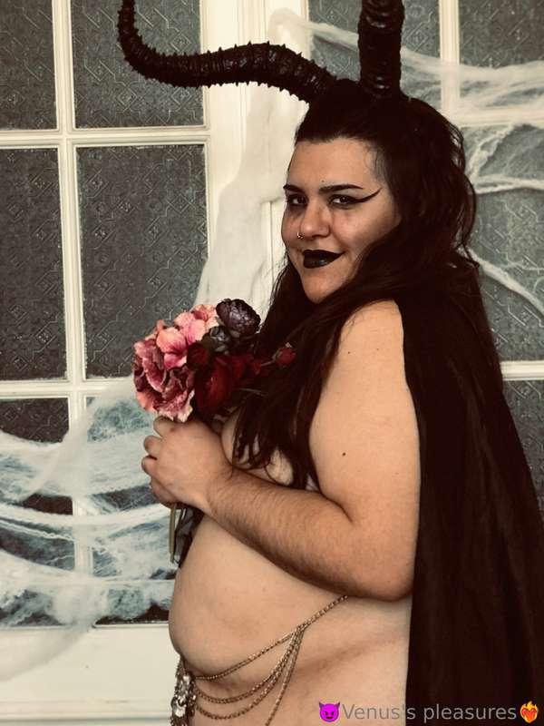 Seeing you dropping your pants to rub one of me makes me so ..