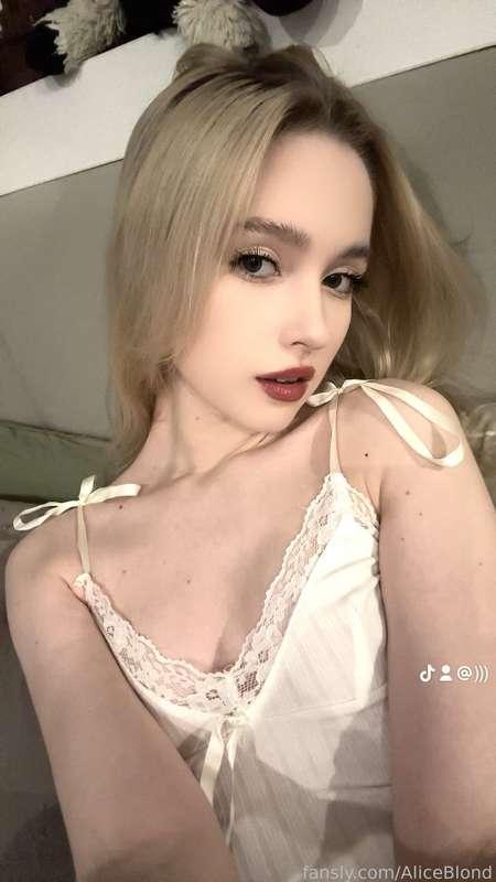 aliceblond image #0