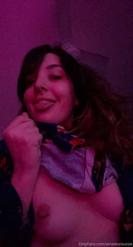 👅 (  . Y .  )