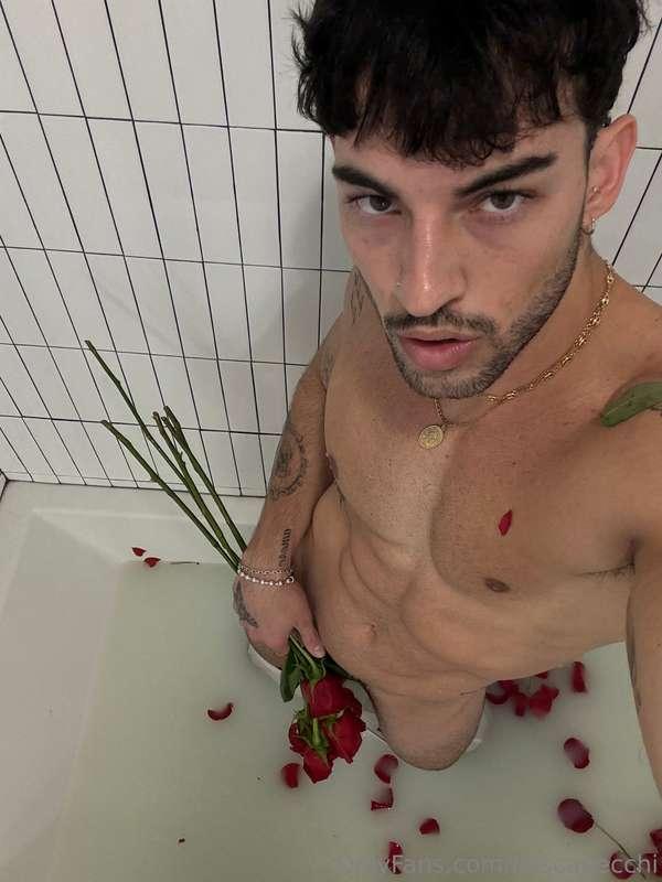 **DRIPPING DICK FOR VDAY💘😈💦💦💦💦🍆🍆** 

Hey everyone So, let's ..
