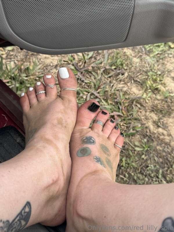 Dirty renaissance faire feet 