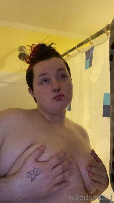 Want to see all 15 photos? The whole set is only $20 🤭 each ..