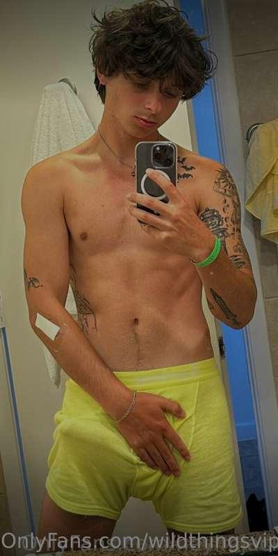 my bro @heyimjack is so hot 🥵 he is busting nuts 💦 all over ..