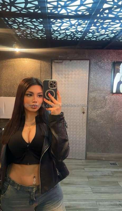 A photo I took shopping 🩶