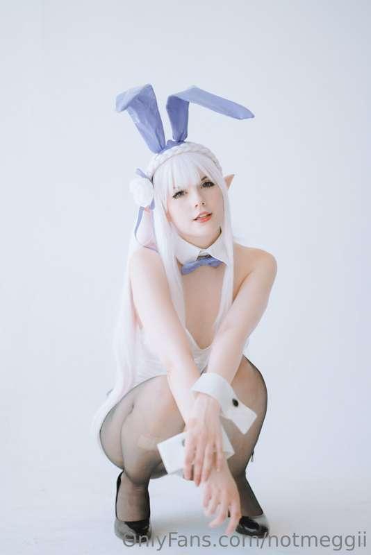 ***Bunny Emilia <3!!***
In honor of bunny day, I would love ..