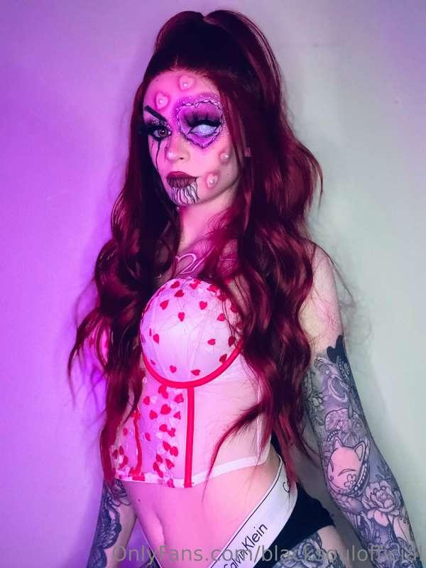 ❤️ Well hey 
Took some Vday looks in this new Vday look and ..