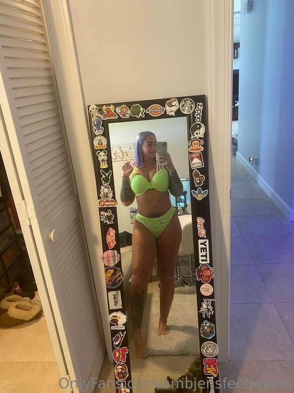 Lime greeeeen is sexy.