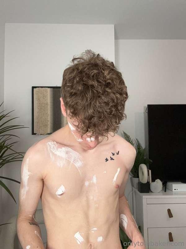 ***swipe*** to see my ***twink*** body 😅
should I whip out m..