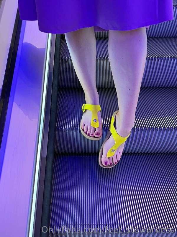 I like a pop of color… makes you stare more ^^
