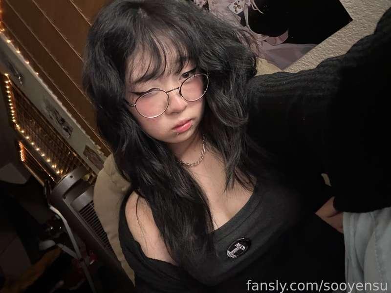 please tell me im cute