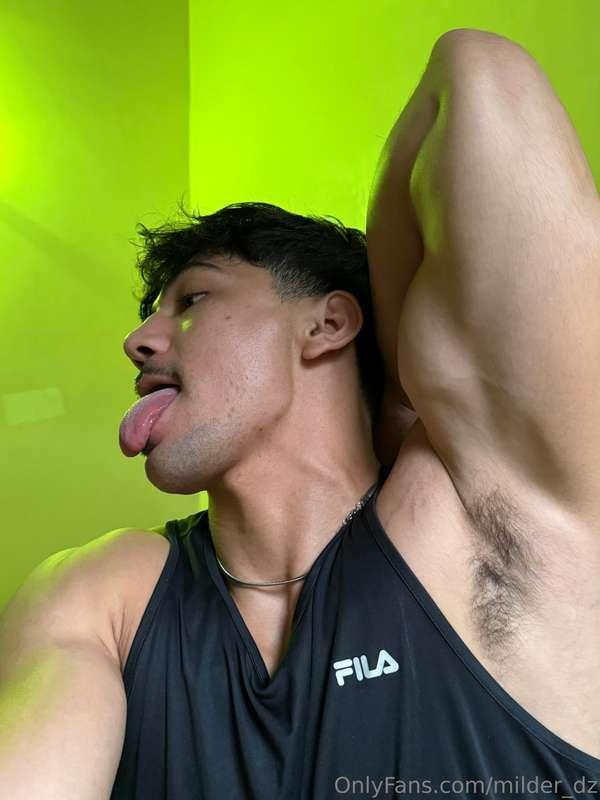 También les gusta oler las axilas durante el sexo?🥵Do you li..