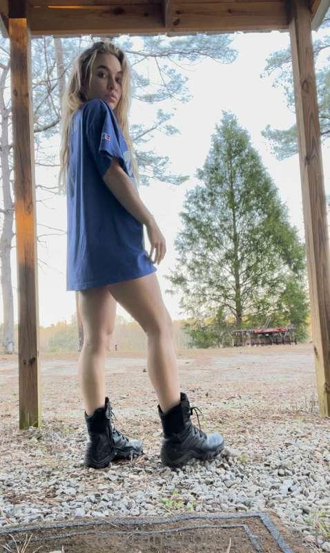 Wanna come and hike with me? 🙈