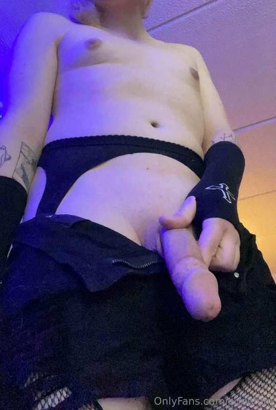 Would you rather be on your knees or should I be on mine 🤔
