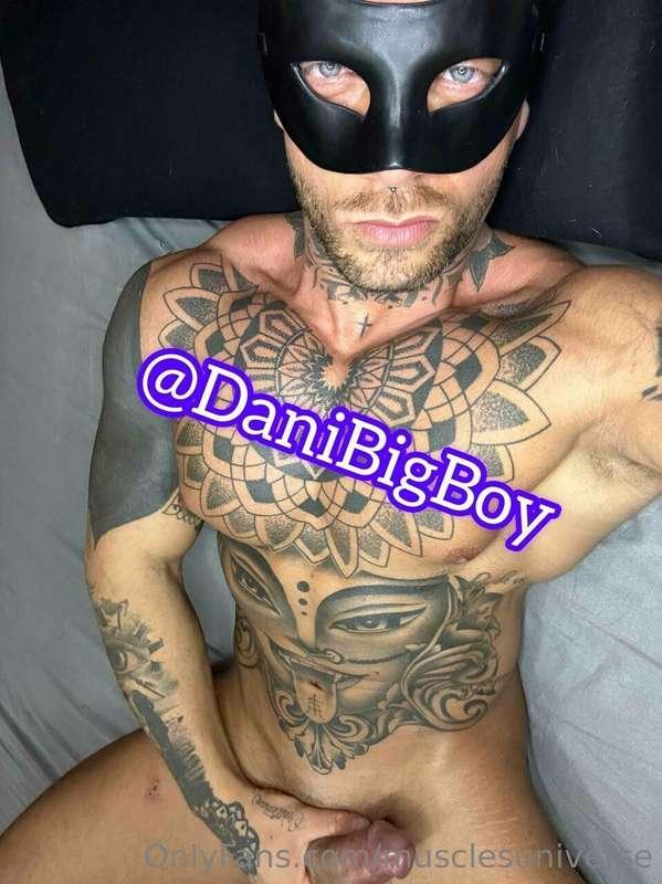 @DaniBigBoy is a muscle 💪🏼 XXL stallion 🐎 An Italian 🇮🇹 amaz..