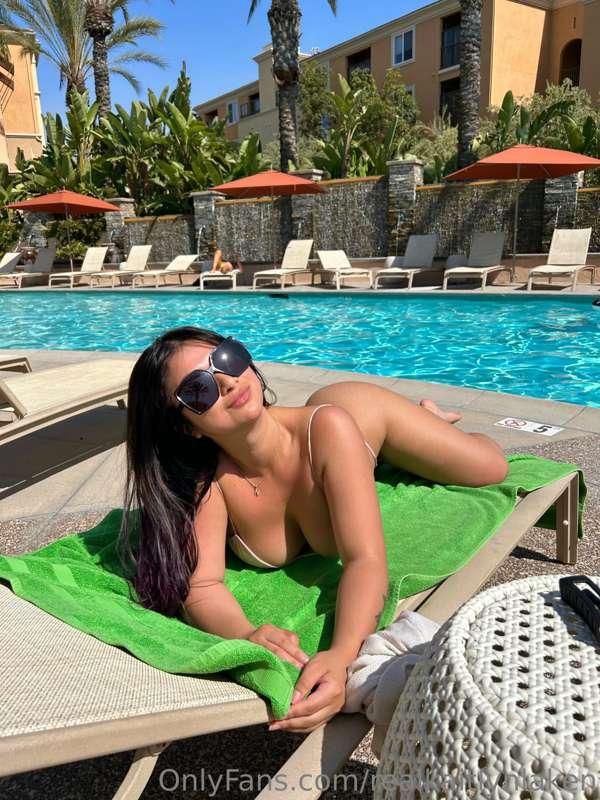 @mikaylamorgan definitely knows how to please 💦

join @mikay..