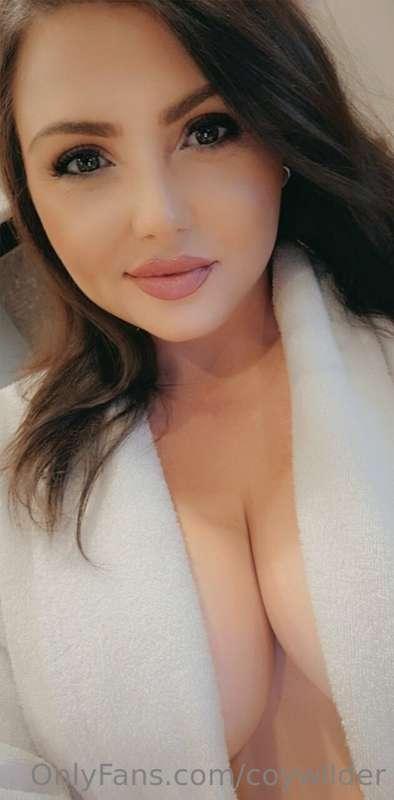 Check your DMs for naughty XXX content 😝