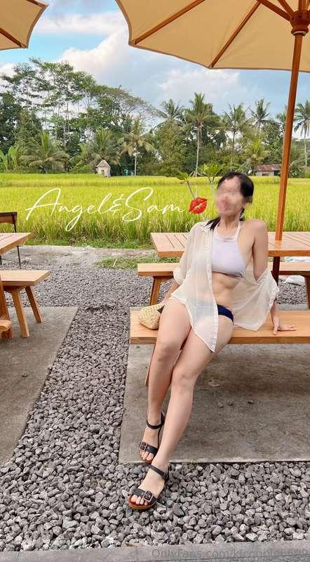 This photo shows that I have abs 🤭  这照片拍到我有腹肌哦🤭