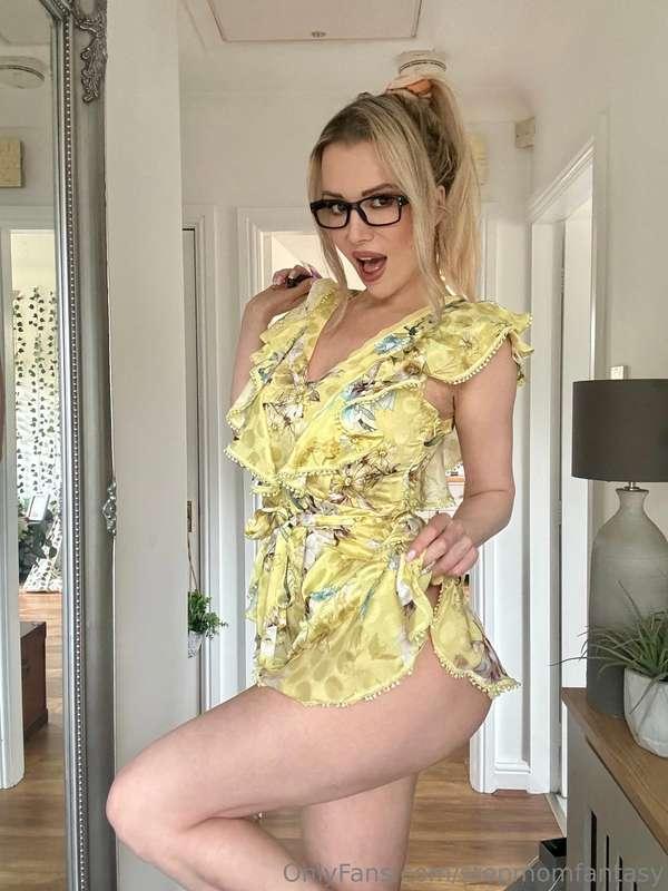 Do you like my dress ? X