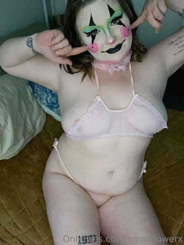 Tell me im cute and squeeze my cheeks (;
