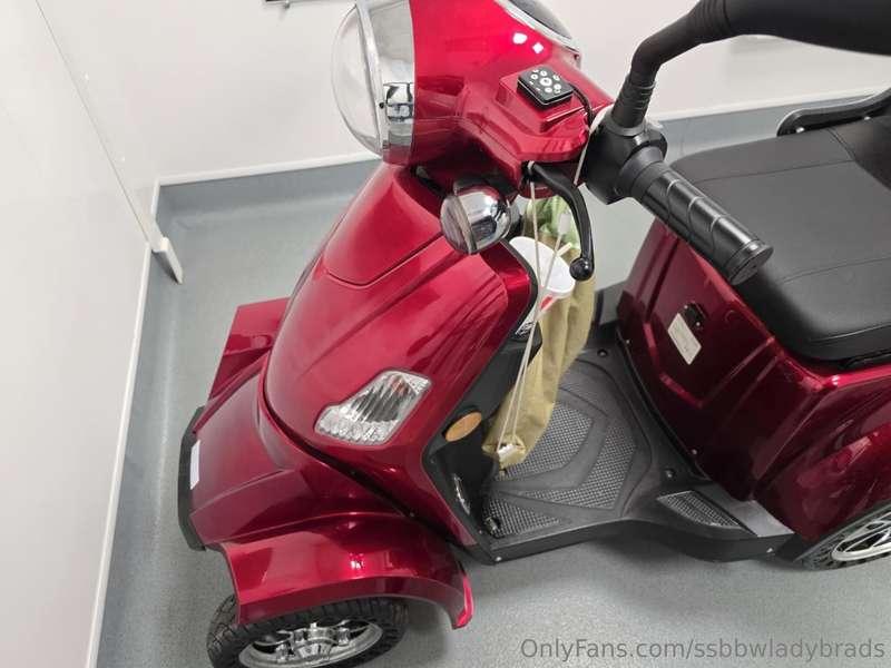 ssbbwladybrads image #1