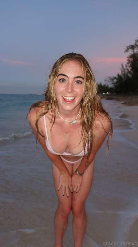 gracecharisxo image #0