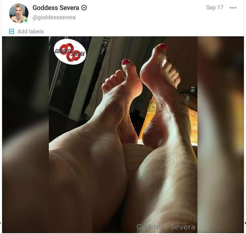 See exclusive Foot & Leg selfies when you join My main accou..