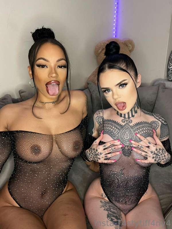 Feed us? @baddiebofficial 🥵