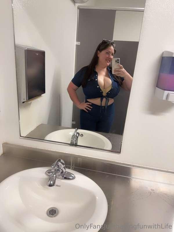 The outfit and the sunburn 😢 