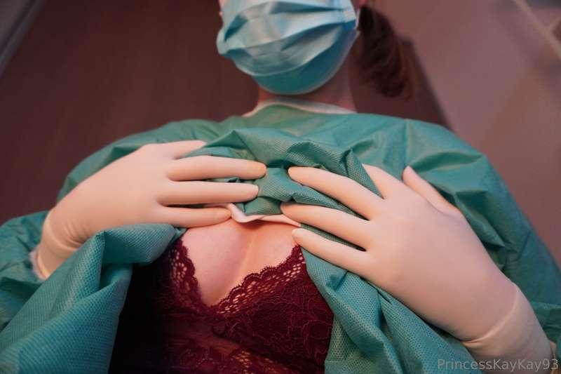 Friday shirt lift 😷😍 I just ordered a refill of latex and ni..