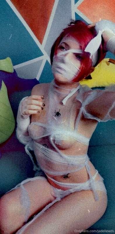 She's a little tangled, can you help her?