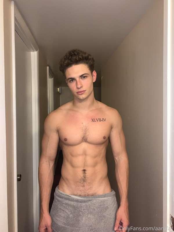 Midnight shower, who’s joining?😈