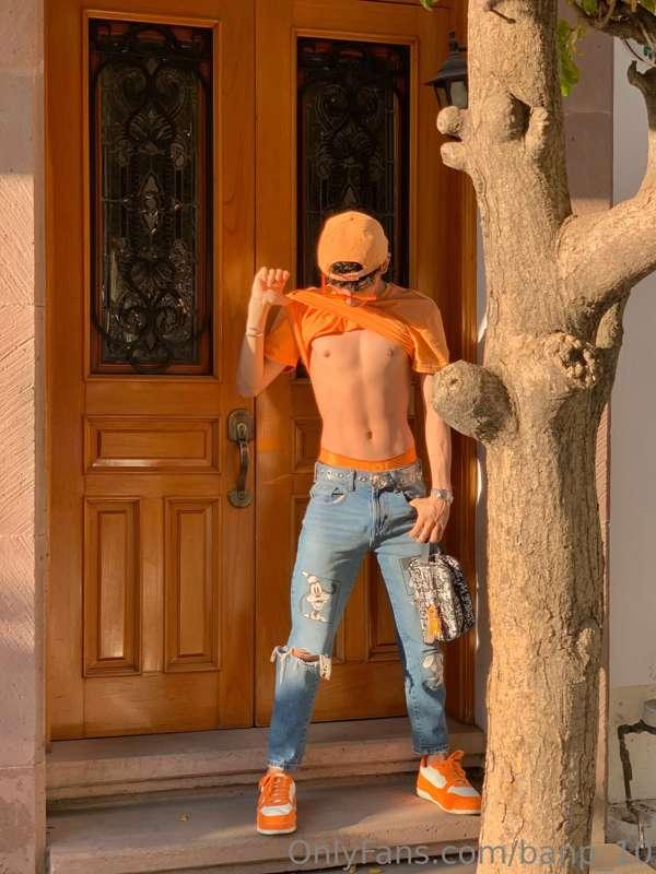 fotos que me tome pero solo mi OF puede verlas , denle like ..