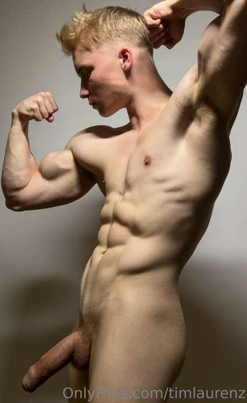 How would you make him hard? 🤓🍆