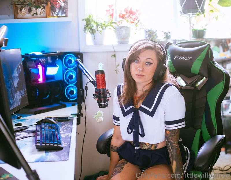Come get your gamer girl.