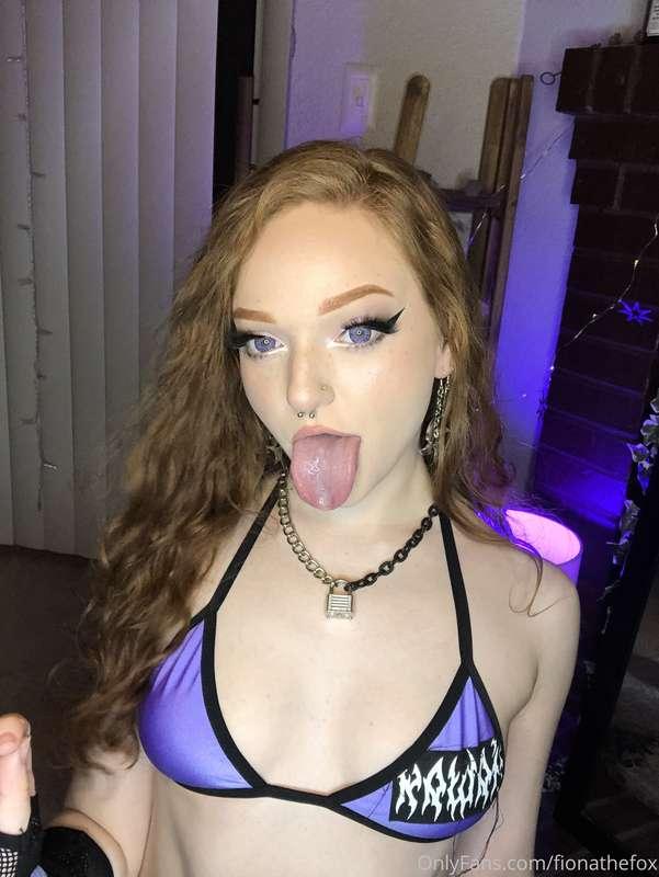 grape soda 💜🖤  new set with a purple theme 😈 selfies + titti..