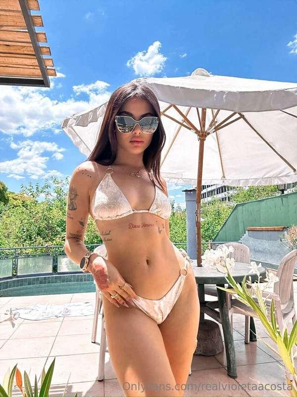 Look at this gorgeous girl @lianakov, she just started her o..