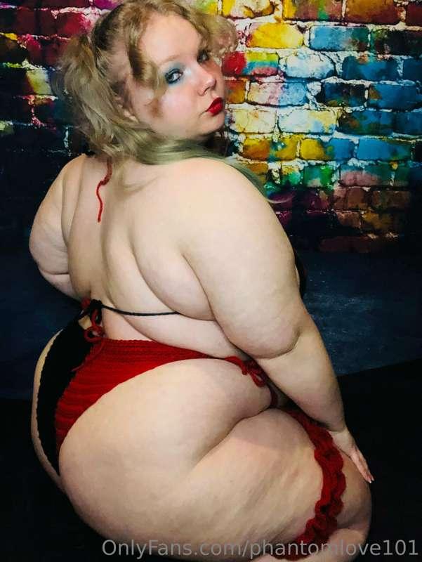 Go see it uncensored plus 30+ other nude Harley Quinn cospla..