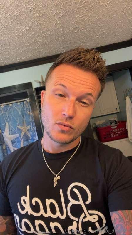 Sunday got me like………tired! Haha 😂   Hope y’all are having a..