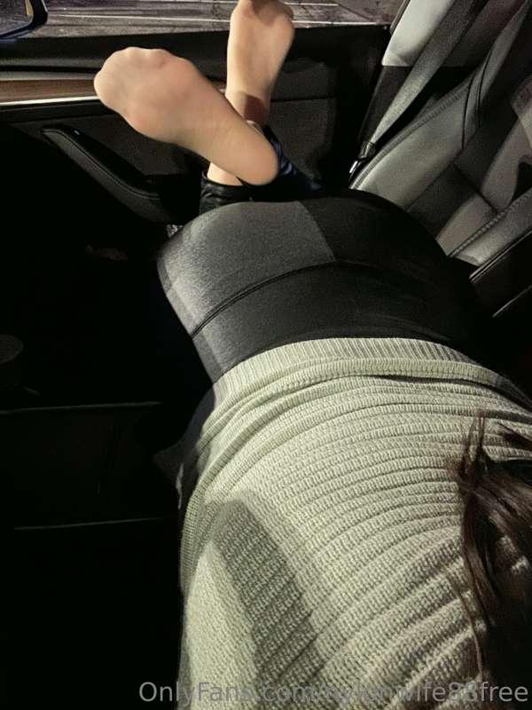 nylonsandfeet image #3
