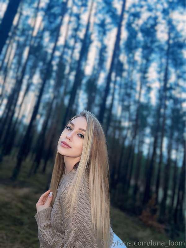 girl in the woods🌿
