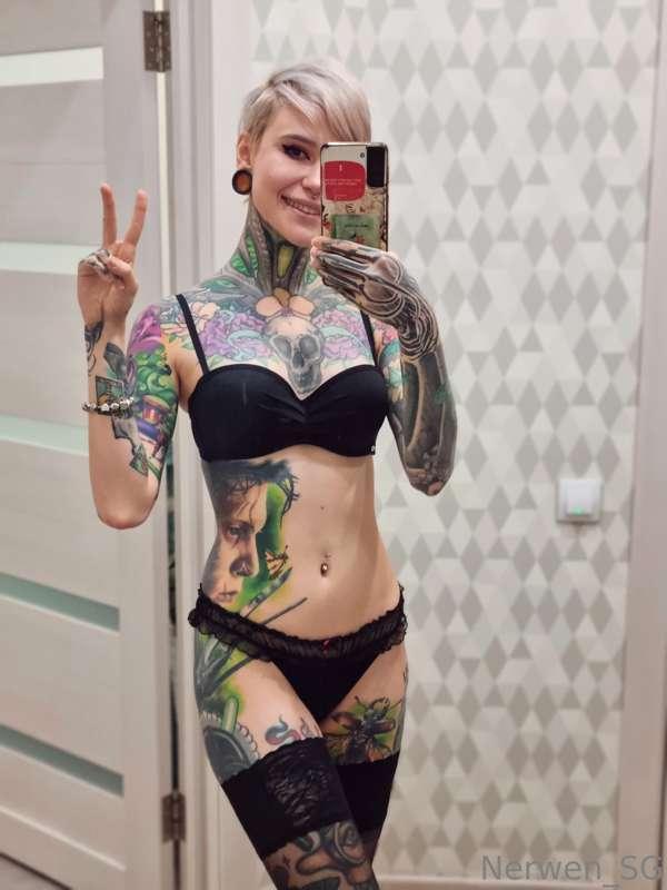 Do you like blondes in black lingerie?😍