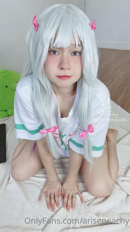 sagiri looking at her stepbrother 👉🏻👈🏻