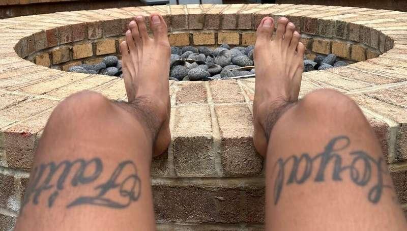 You like my feet? 👣 