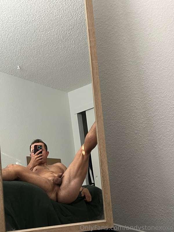 New mirror new pose 