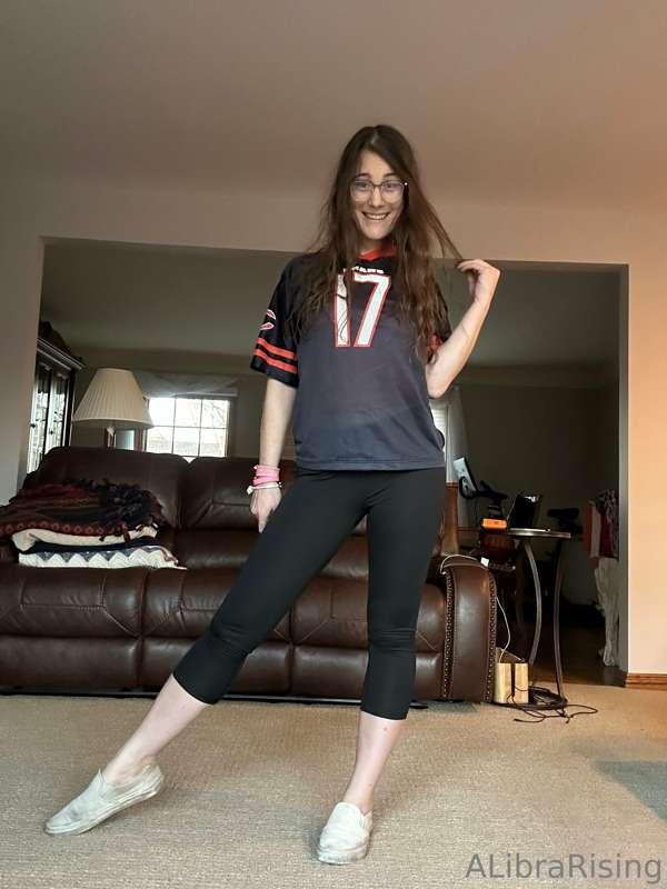 Bear down on that ass 🐻 🏈
