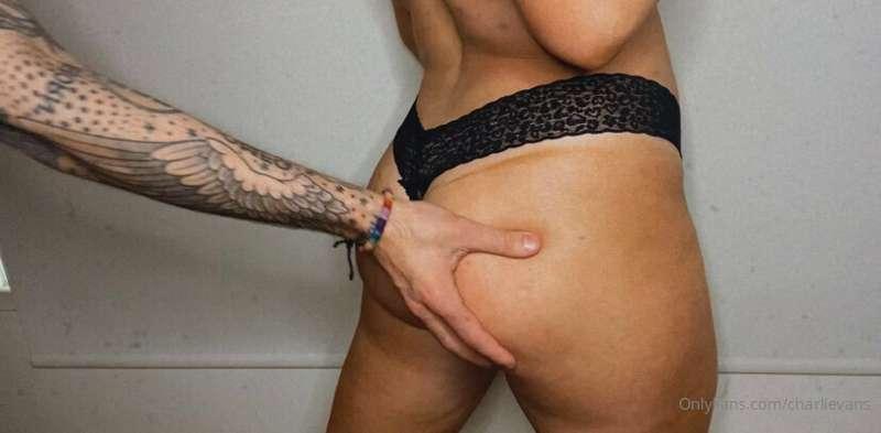 NEW SPANKING VIDEO IN YOUR DMS RIGHT NOW!!!