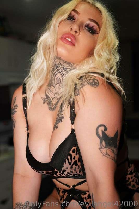 New photoshoot will be posting a new photo each day xx