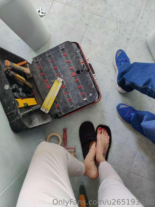 works in progress...  ,🧐🦶🩴  Oggi lavori in corso....