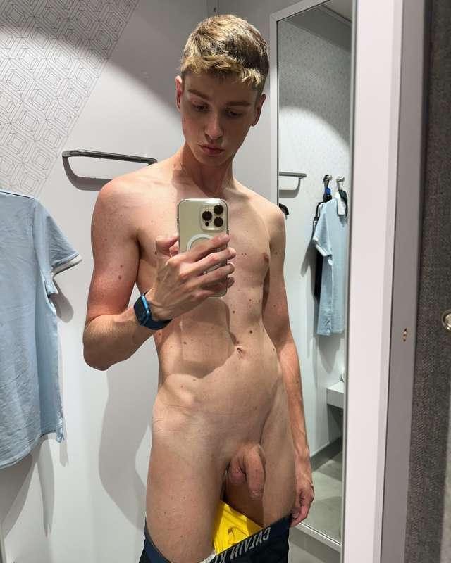 My soft penis😛🫣